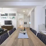 Vienna Rooftop Haven 120M, 3Br, Terrace, City Views!
