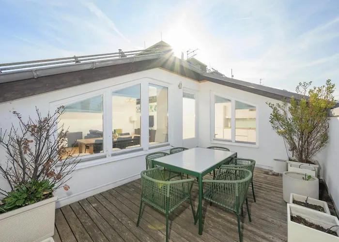 Vienna Rooftop Haven 120M, 3Br, Terrace, City Views!