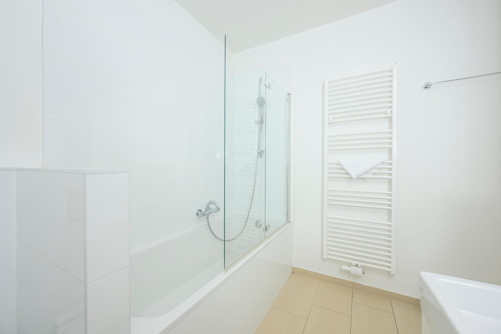 Rooftop Haven 120m, 3br, Terrace, Views!