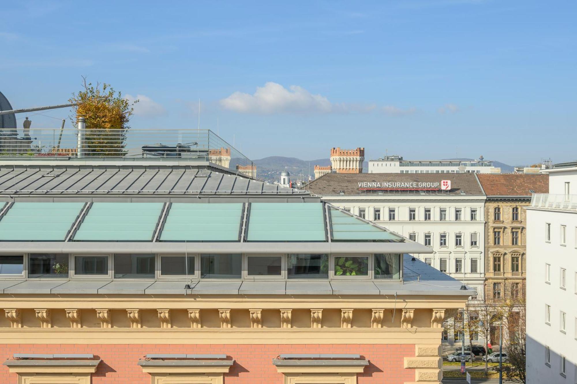 Rooftop Haven 120m, 3br, Terrace, Views! Apartment Wien
