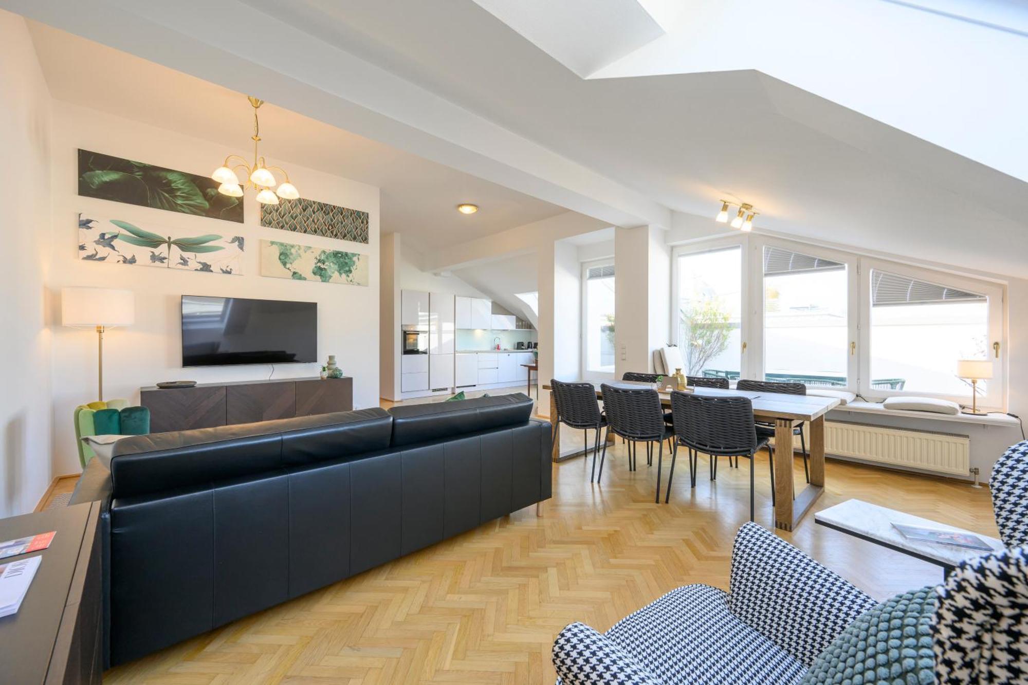 Apartment Rooftop Haven 120m, 3br, Terrace, Views! *