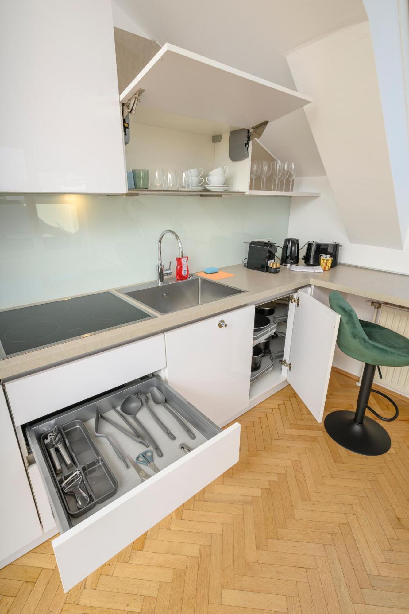 Rooftop Haven 120m, 3br, Terrace, Views! Apartment Wien