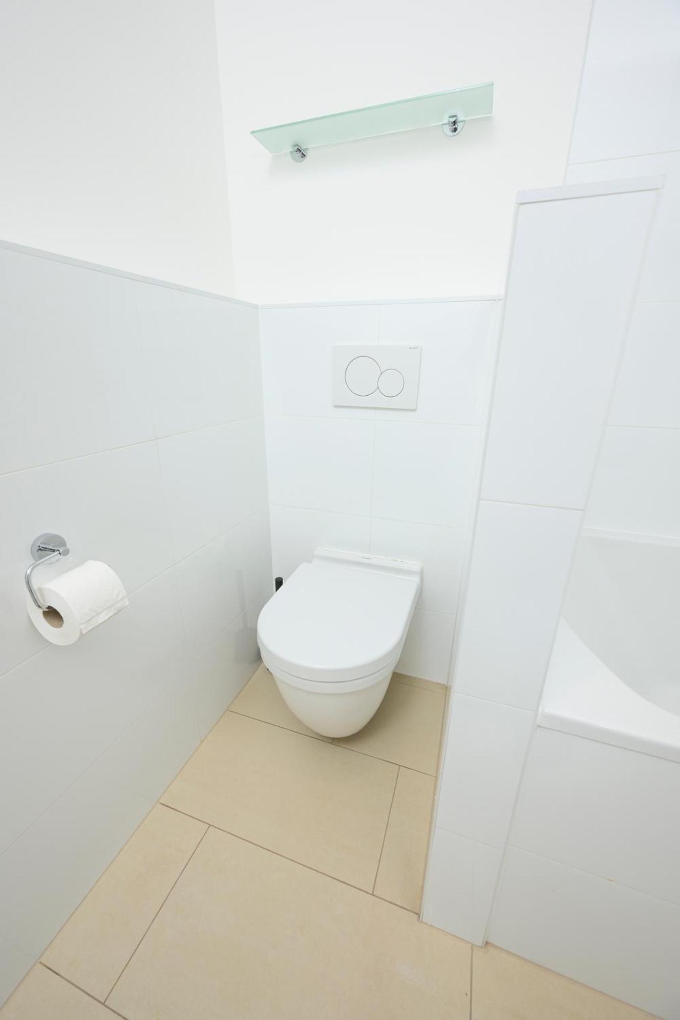 Rooftop Haven 120m, 3br, Terrace, Views! Apartment